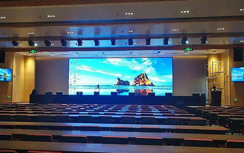 室內大屏幕用led顯示屏還是用lcd拚接屏，室內大屏幕哪種好？